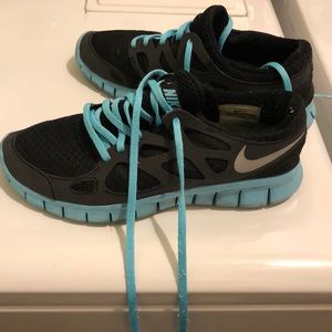NIKE   Free Run 2  Size 8